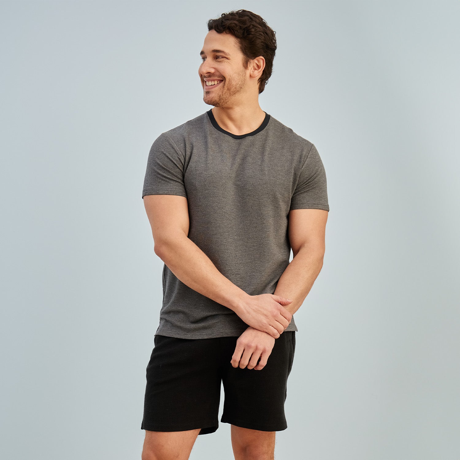 modelsizing1: Thomas is 5’10” and wearing a medium. | type: men