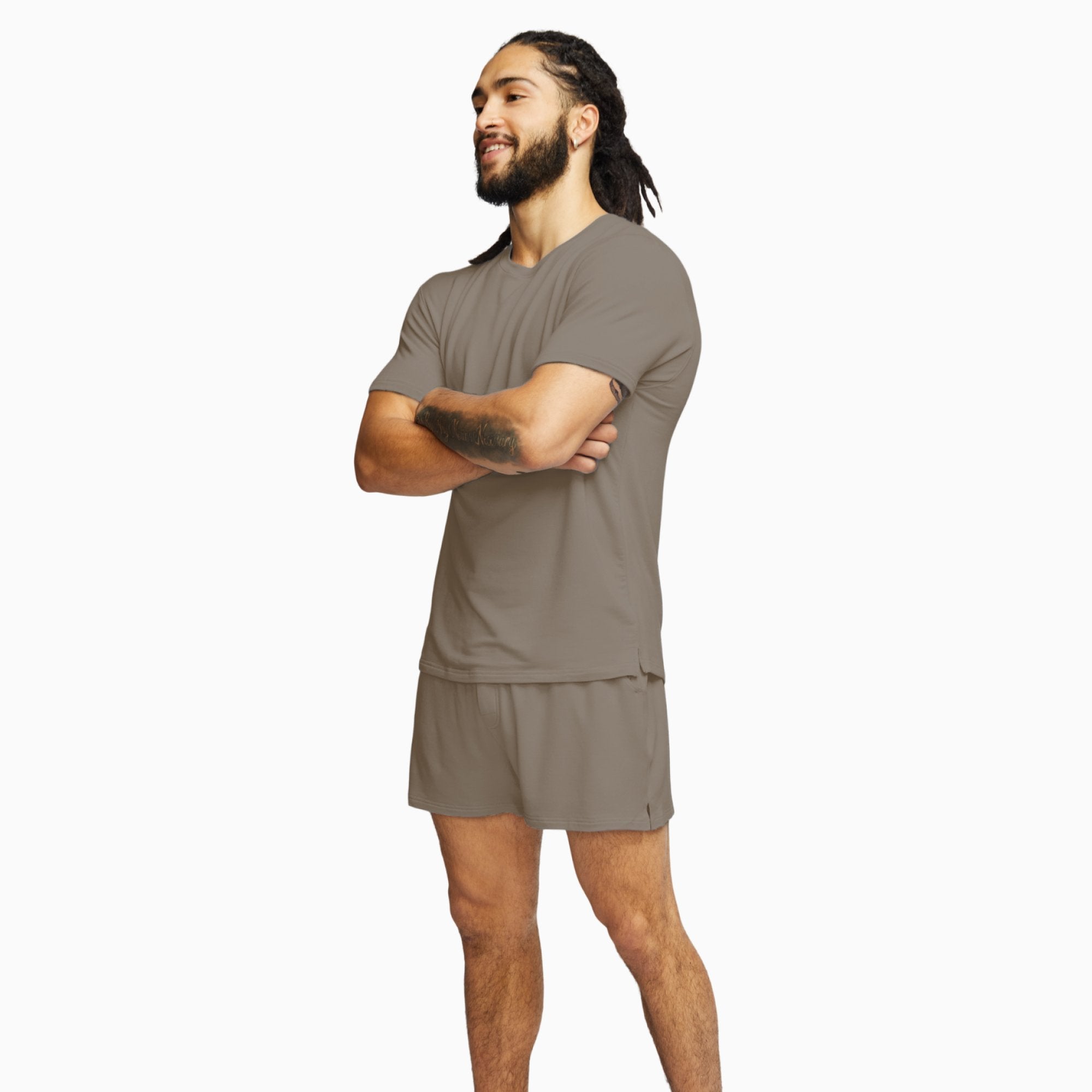 modelsizing1: Laurencio is 5’11” and wearing a medium. | type: men