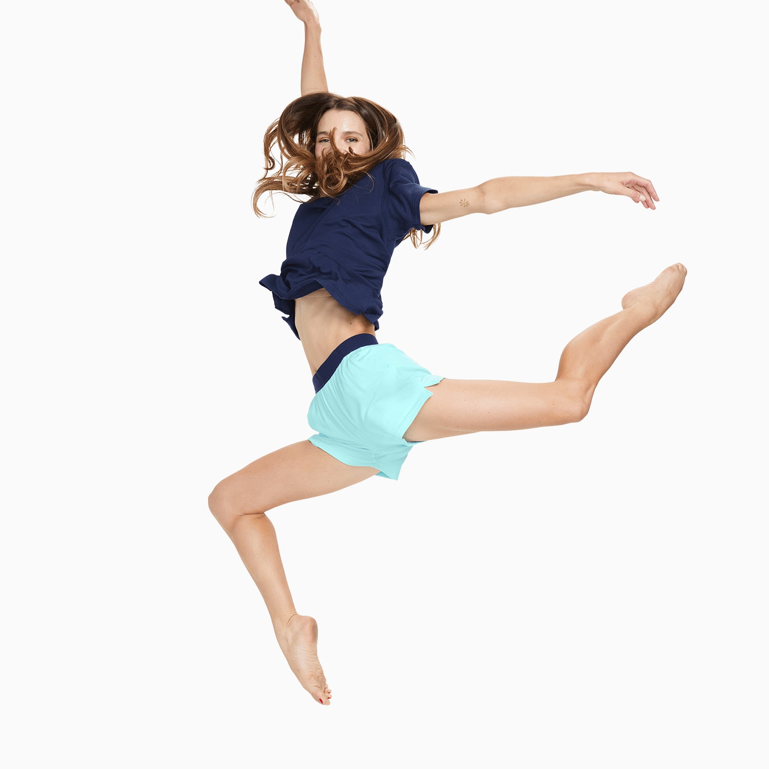 modelsizing1: Nicola is 5'6" and wearing a small. | type: women