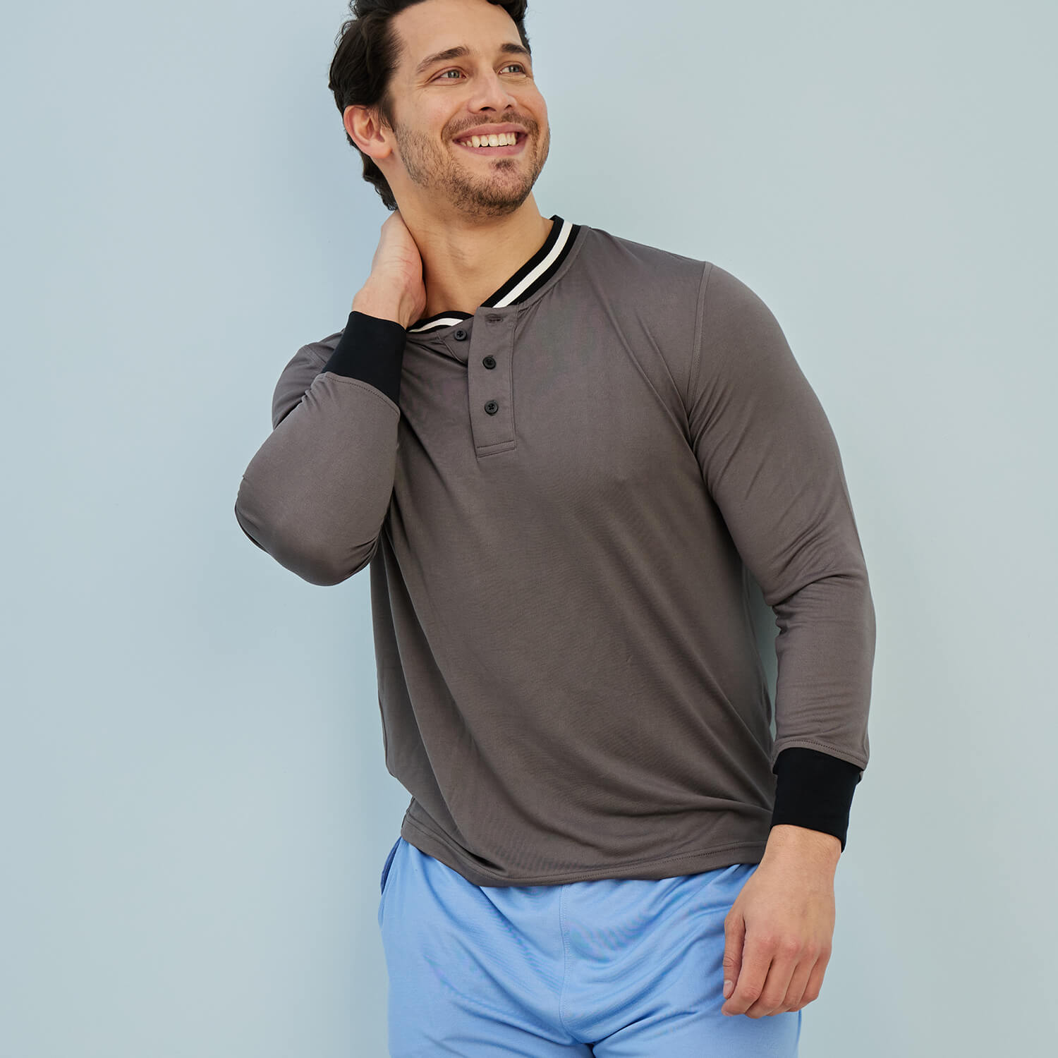 modelsizing1: Thomas is 5’10” and wearing a medium. | type: men