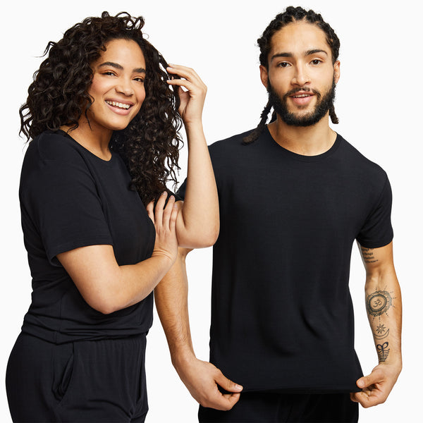 modelsizing1: Annelise is 5’8 and wearing a small. | modelsizing2: Laurencio is 5’11” and wearing a medium.