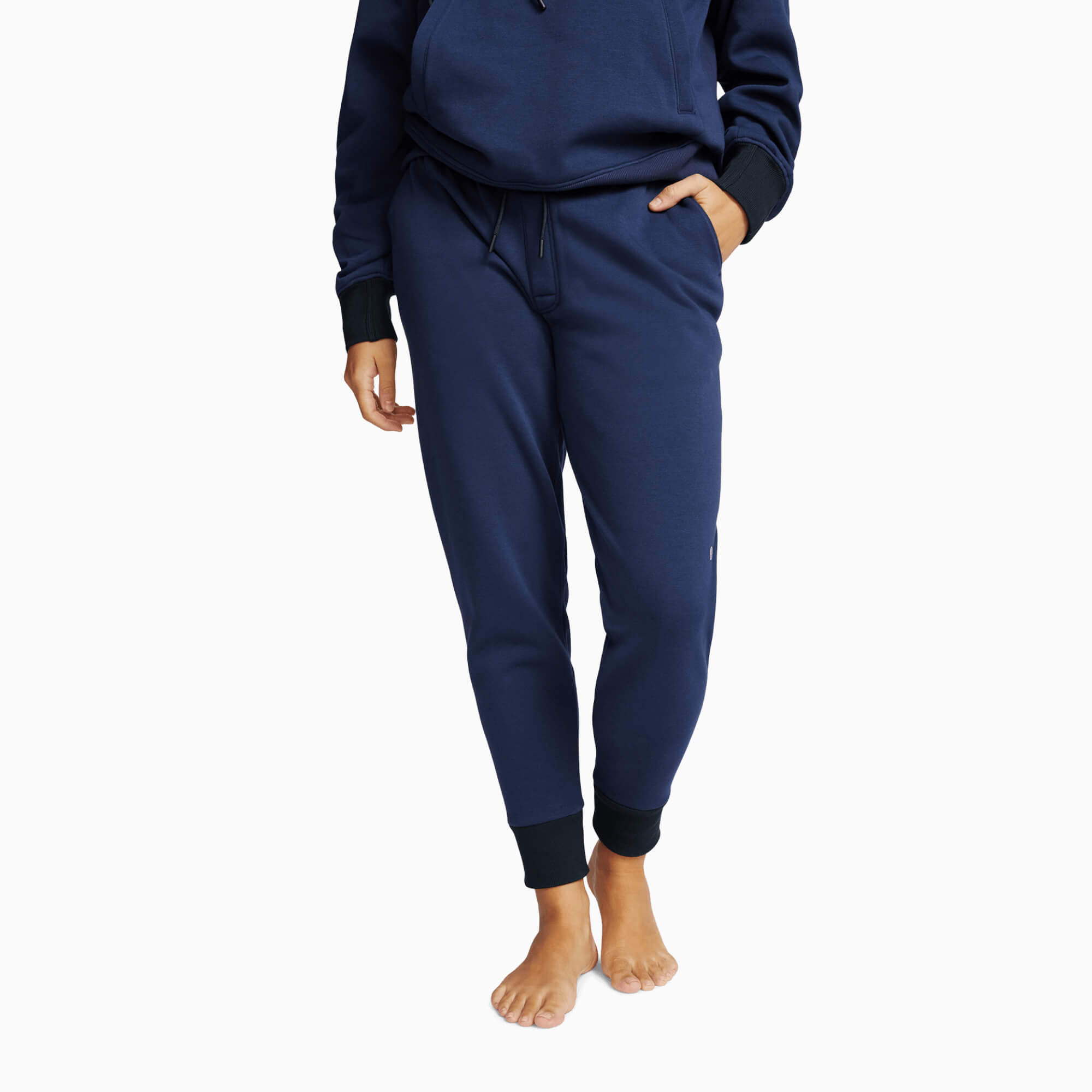 modelsizing1: Dana is 5’9” and wearing a medium. | first: chilluxe, bottoms | type: women